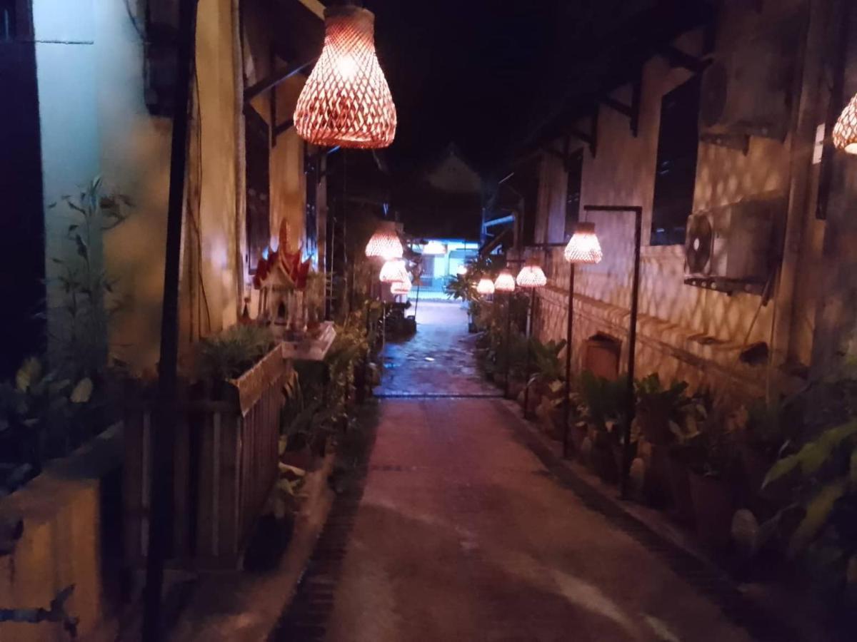Funny Backpacker Hostel Luang Prabang Exterior photo